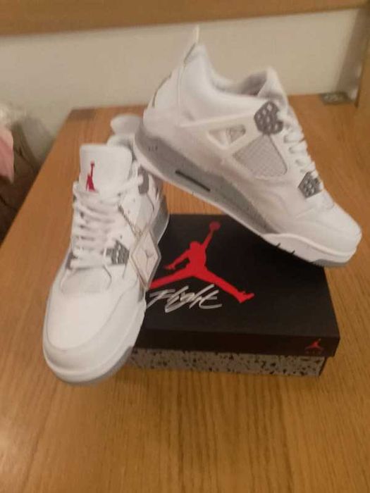 Buty meskie Mokasyny Jordan_4_Retro_Tech_White_Oreo R.39