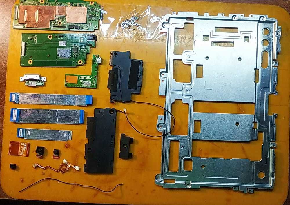 Деталі планшету ASUS   TF 103c