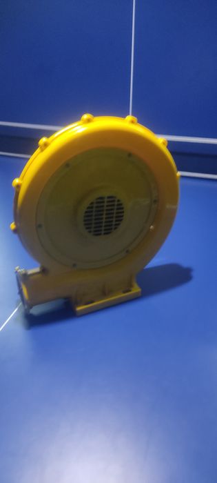 Turbina de ar para insufláveis