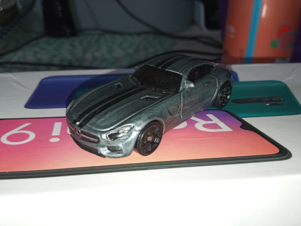 Mercedes AMG GT hot wheels szary