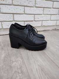 Туфлі H&M чорні на каблуку