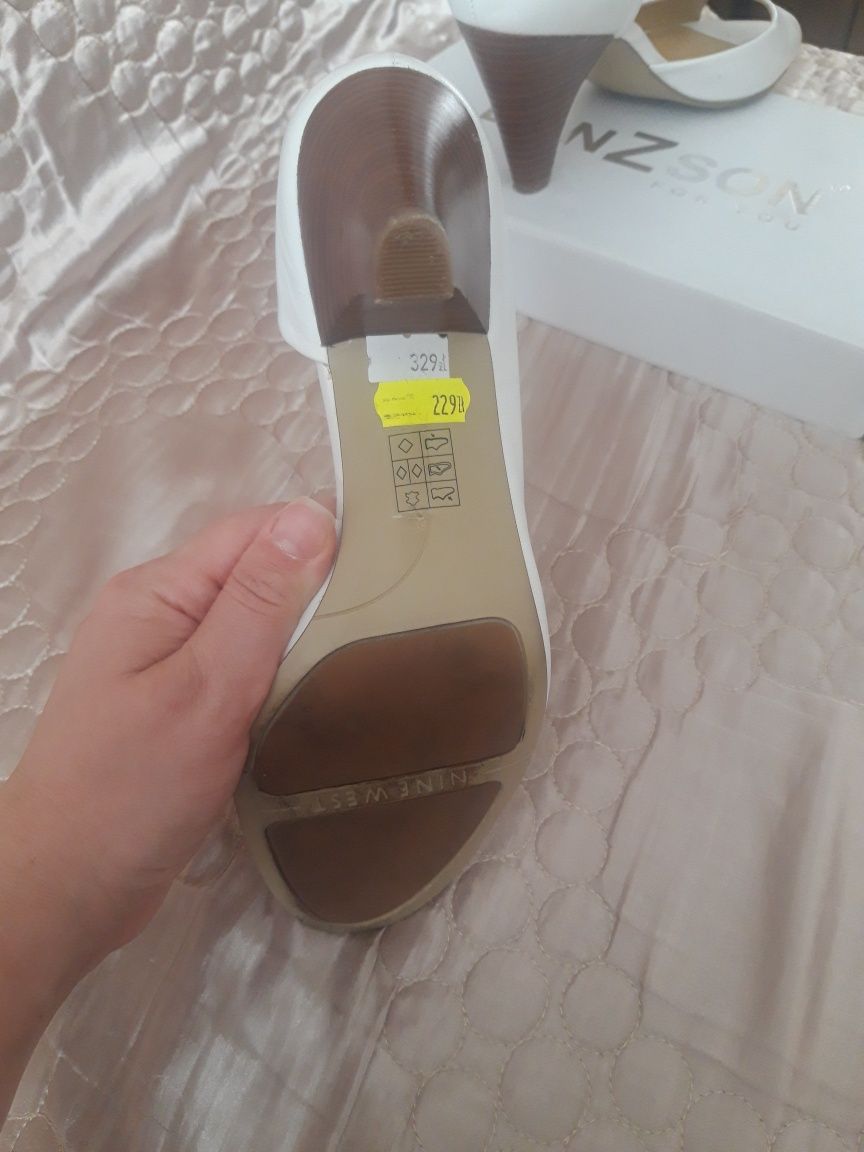 Skórzane biale buty 38