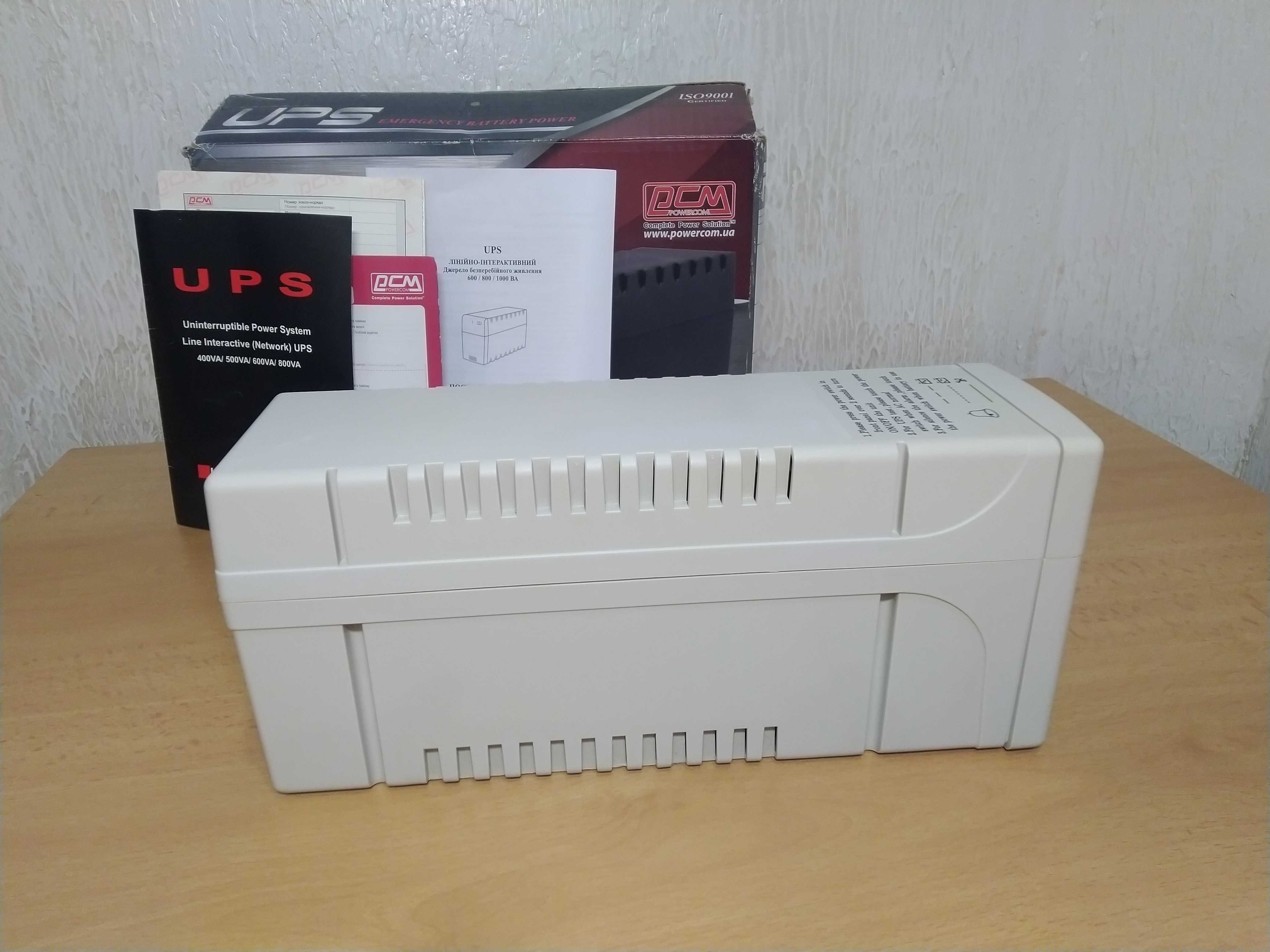 Блок безперебійного живлення UPS POWERCOM KIN-525A, нова батарея!