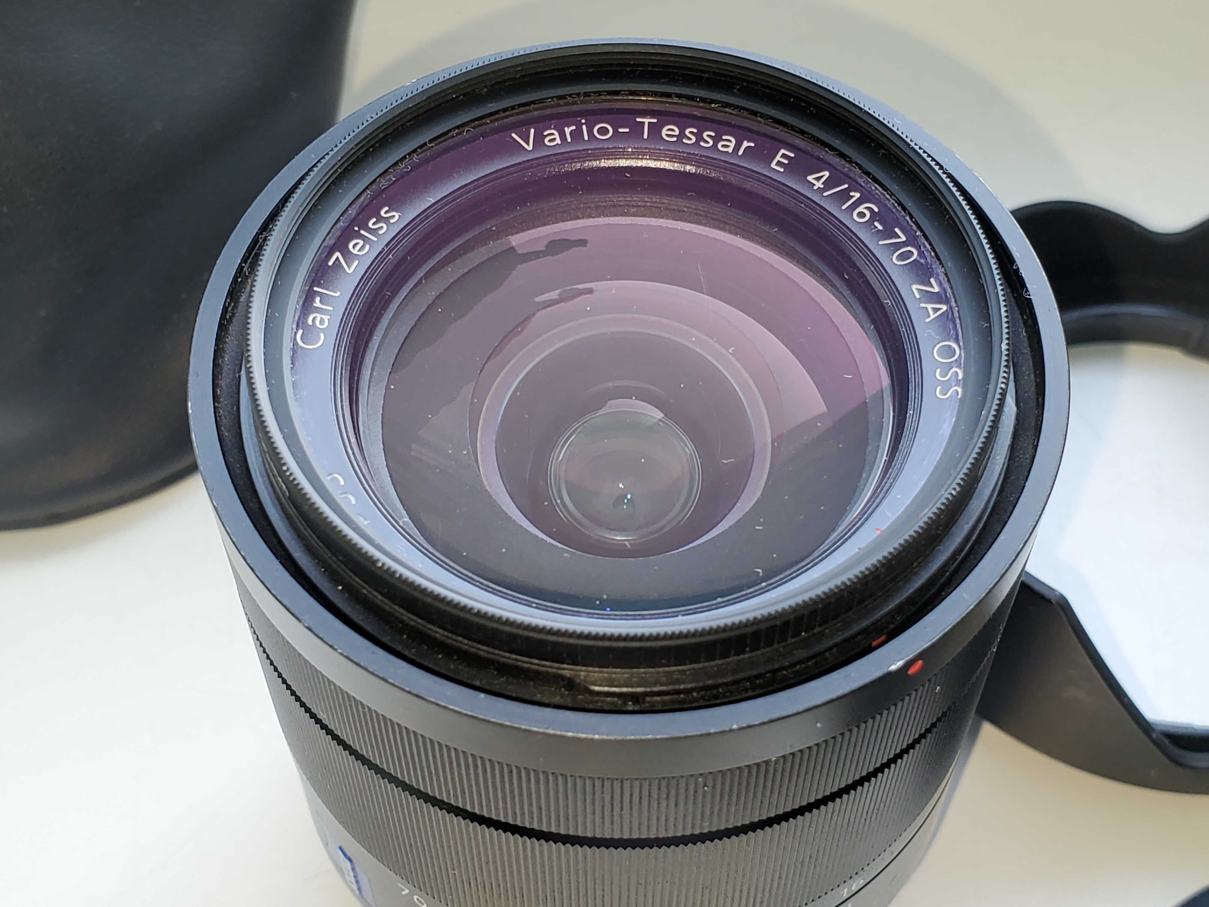 Sony E 16-70 mm f/4 ZA Vario-Tessar T*OSS (SEL1670Z.AE)