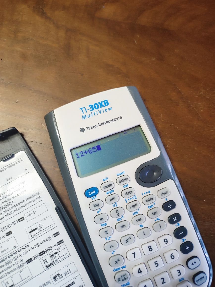 Calculadora TI-30XB MultiView — Como nova!