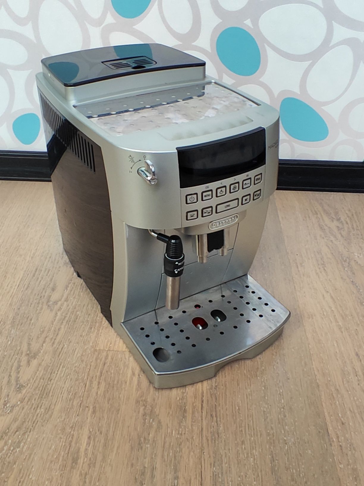 Кавомашина Delonghi Magnifica S Plus Італія