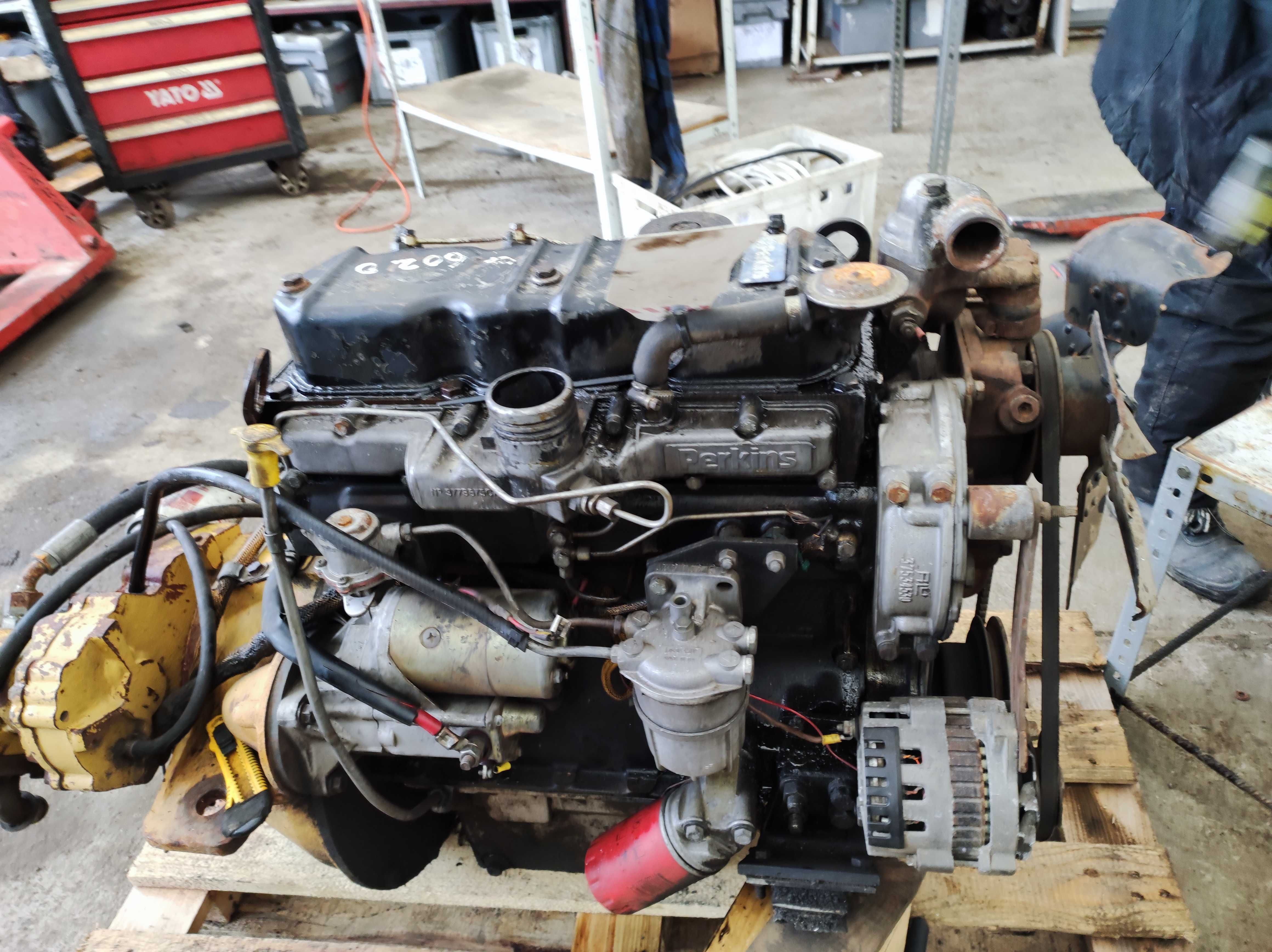 Silnik Perkins 42.032  wał głowica pompa wtryskowa  wtrysk JG70162