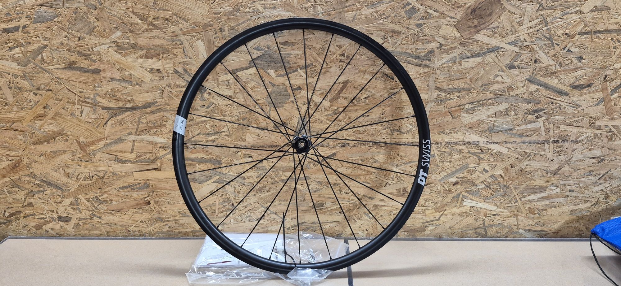 Koło DT-SWISS G1800 Spline 25 .przód.