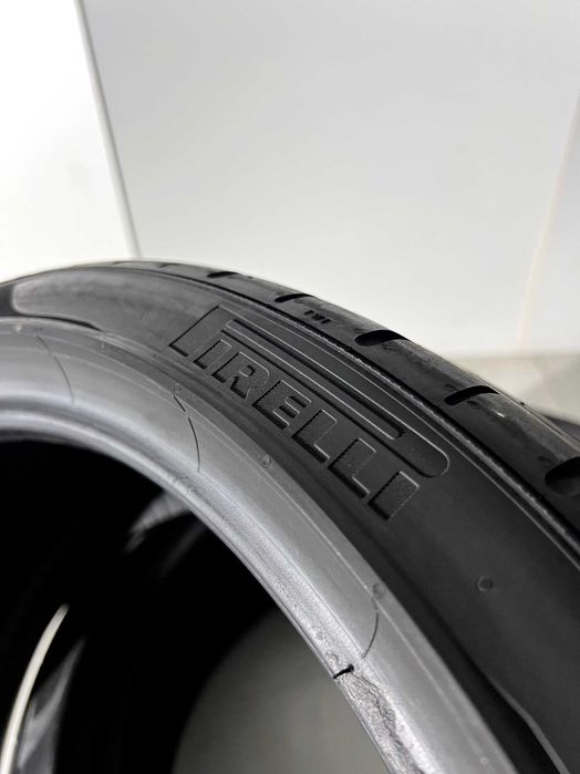 Pneus Pirelli Pzero PZ4 - 235/35/19 - Como NOVOS