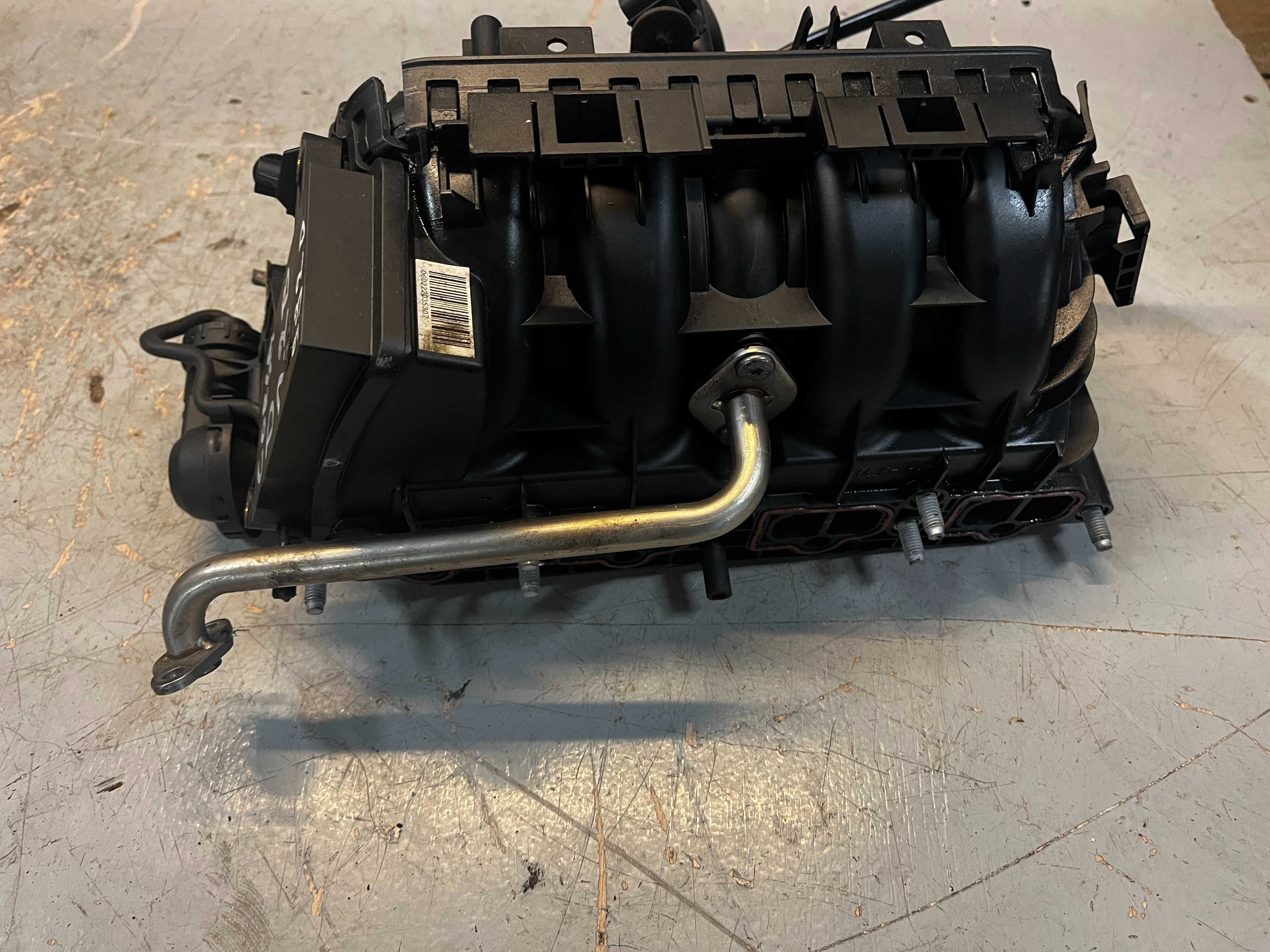 992D Kolektor Ssący Opel Corsa D 1.2B Z12XEP Stan BDB