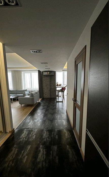 Оренда, просторої квартири в новобудові, центр міста, євроремонт