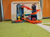 Tory HOT WHEELS dwa zestawy samochody