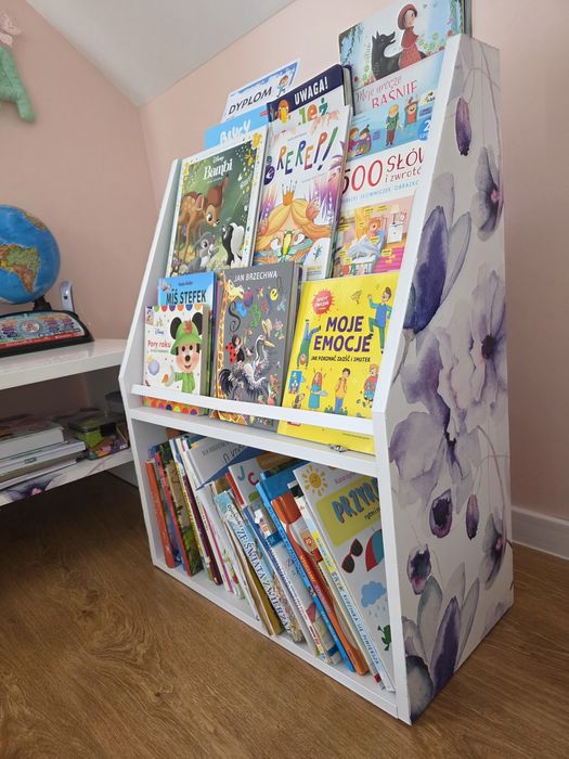 Biblioteczka szafka na książki w kwiaty