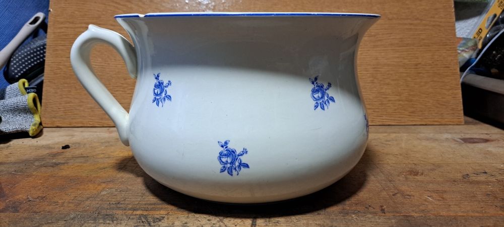 Bacio/Penico antigo, Lusitânia