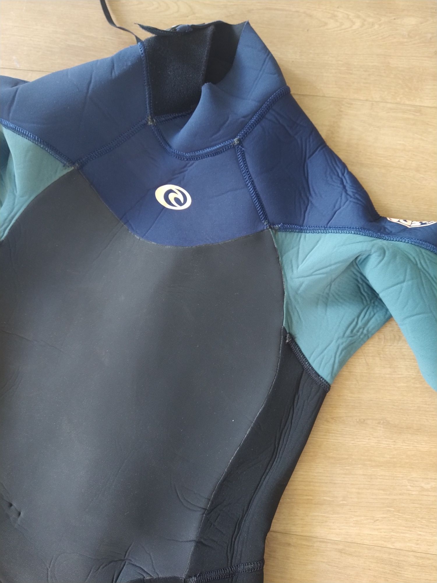 Fato de Surf Rip Curl 4\3 de senhora como novo