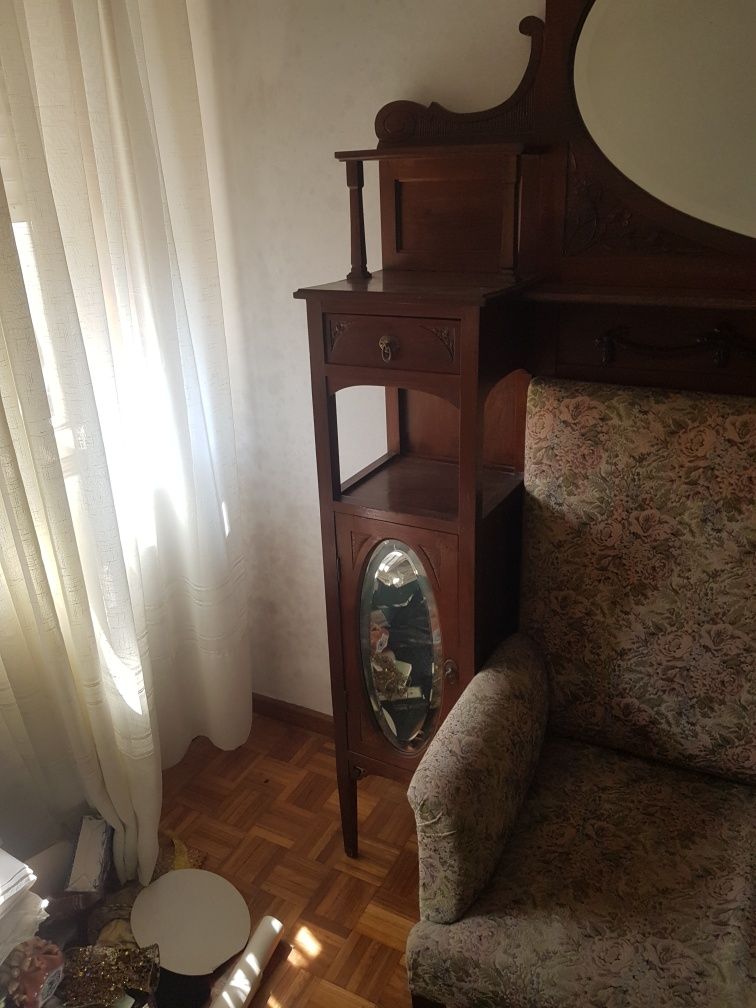 Móvel de entrada com sofa