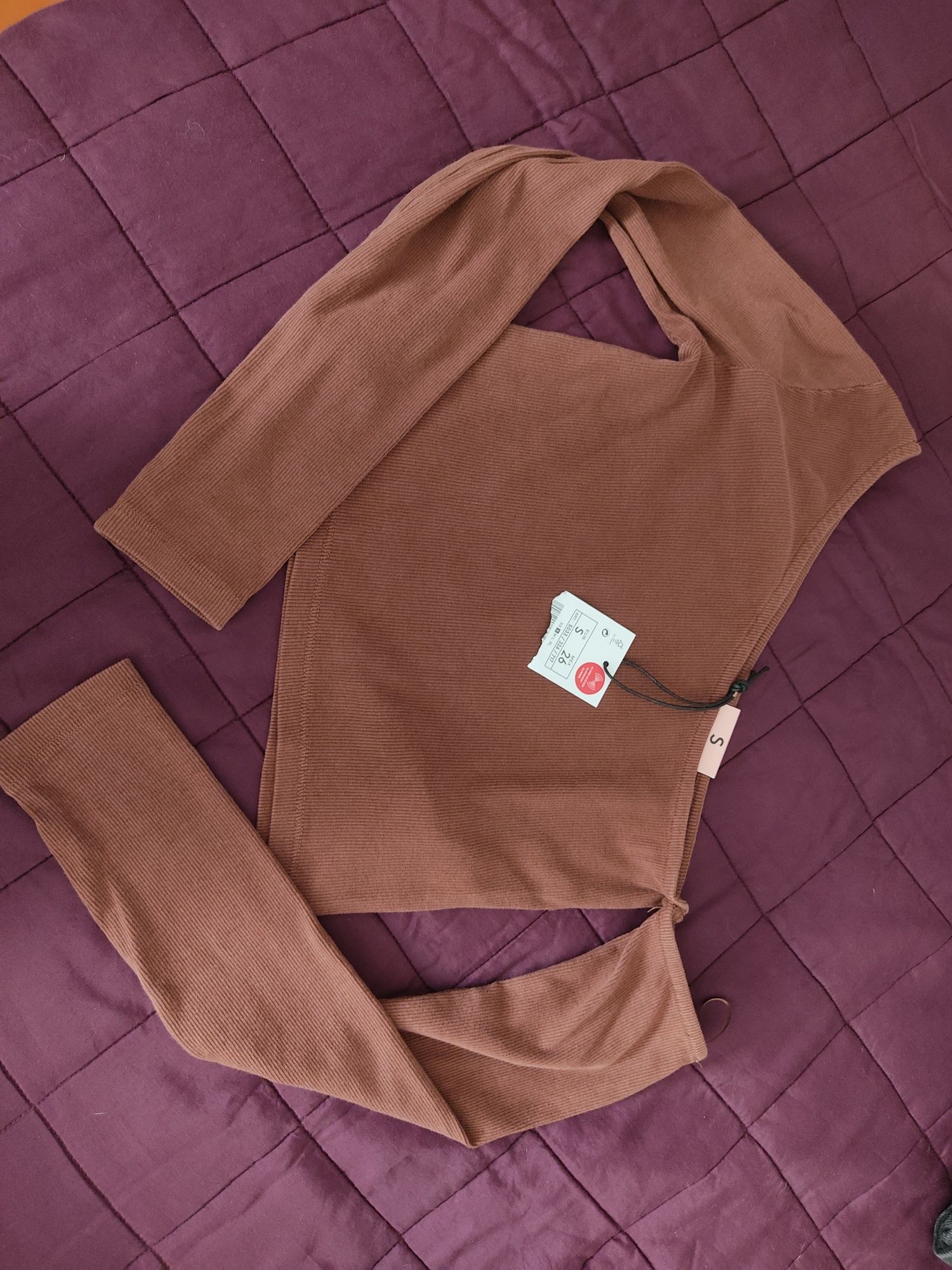 Camisola assimétrica Lefties nova