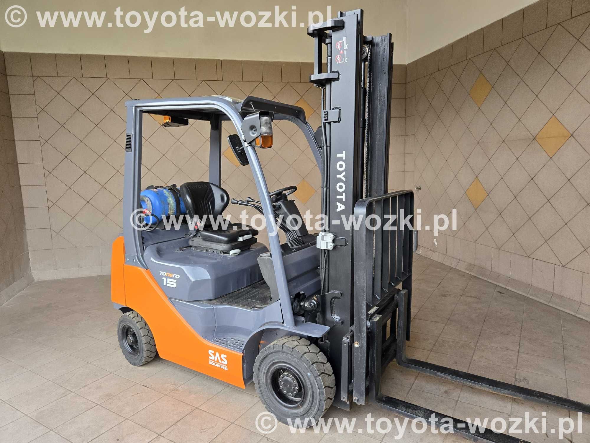 Wózek widłowy TOYOTA 8FGF15 jak nowy, TOYOTA 8FG15 widlak Linde