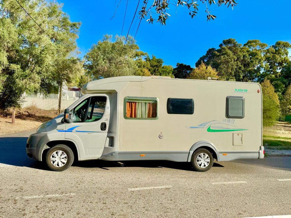 Autocaravana Fiat Chausson 2.3 Multijet 130cv ano 2009 com AC