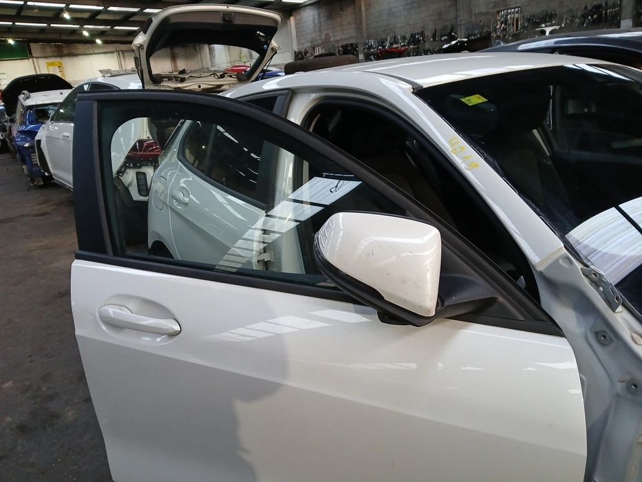 Porta frente direita BMW 1 (F40)