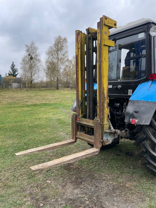 Навантажувач тракторний