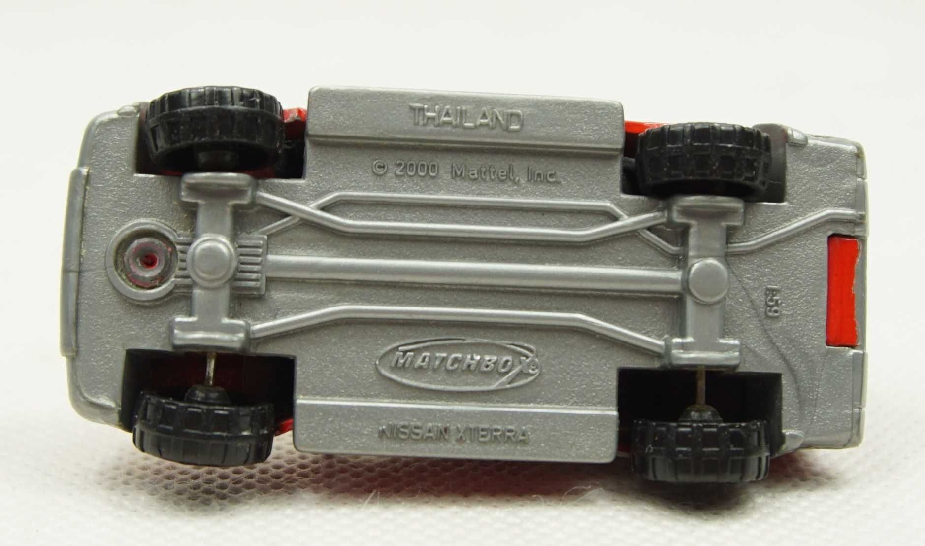 MATCHBOX Fire Truck 2002 i Nissan Xterra 2000