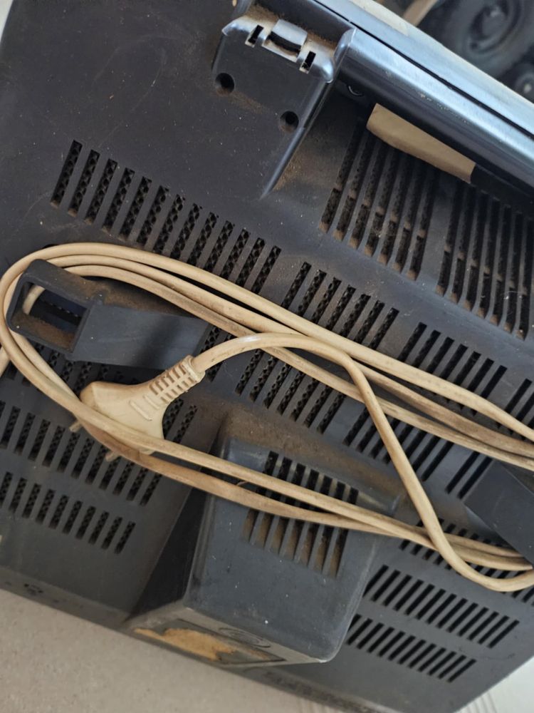 Monitor UNIMOR M4902 – retro sprzęt z PRL – sprawny
