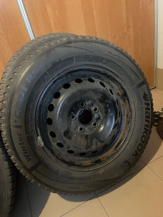 Koła zimowe 215 65. R16. 98H