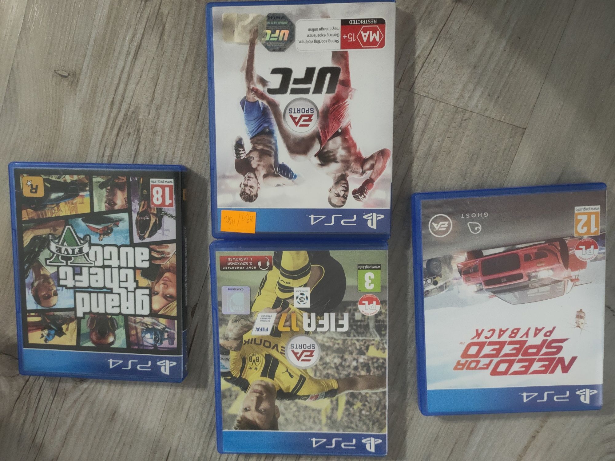 Konsola PS4 pady i gry