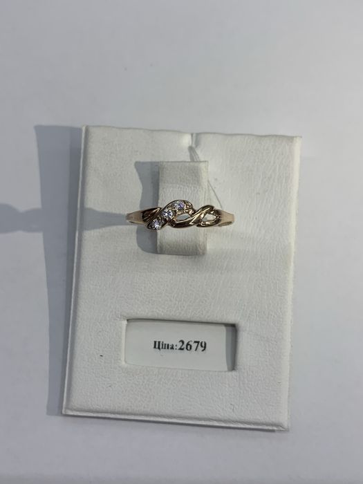 Золота каблучка 585 проба