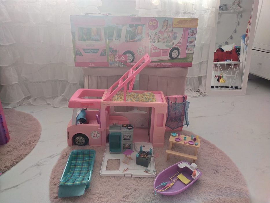 Camper Barbie plus gratis