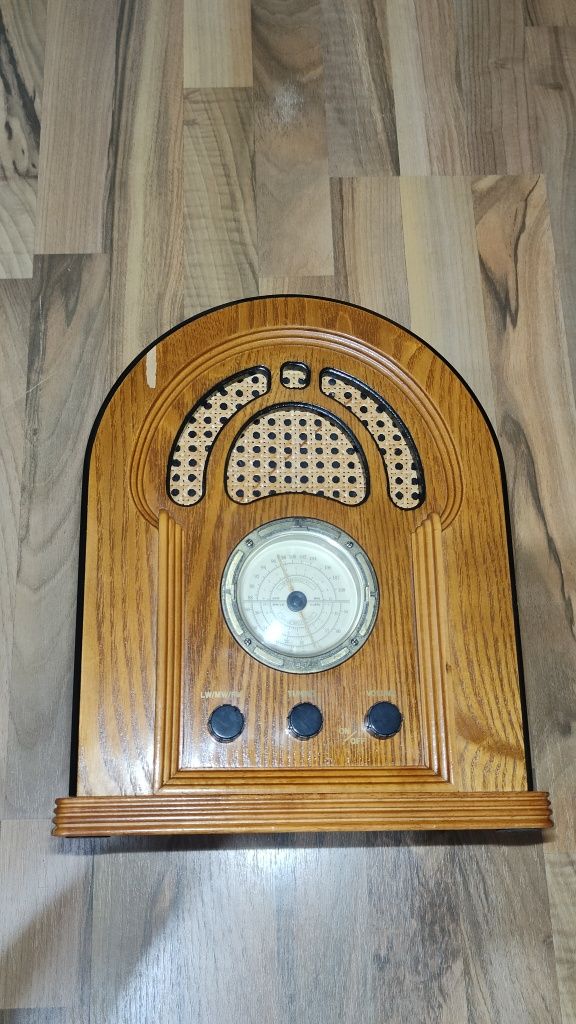 Sprit of st. Louis Collector's radio model 543.654

COLLECTOR