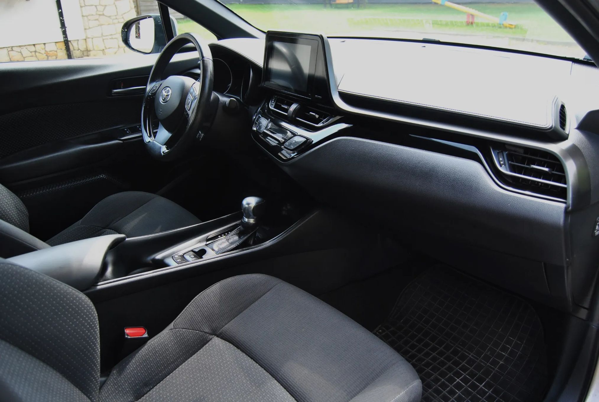 Toyota C-HR GWARANCJA, 1.8 Hybryda, Automat, Dobre wyposażenie, Niski przebieg !!!