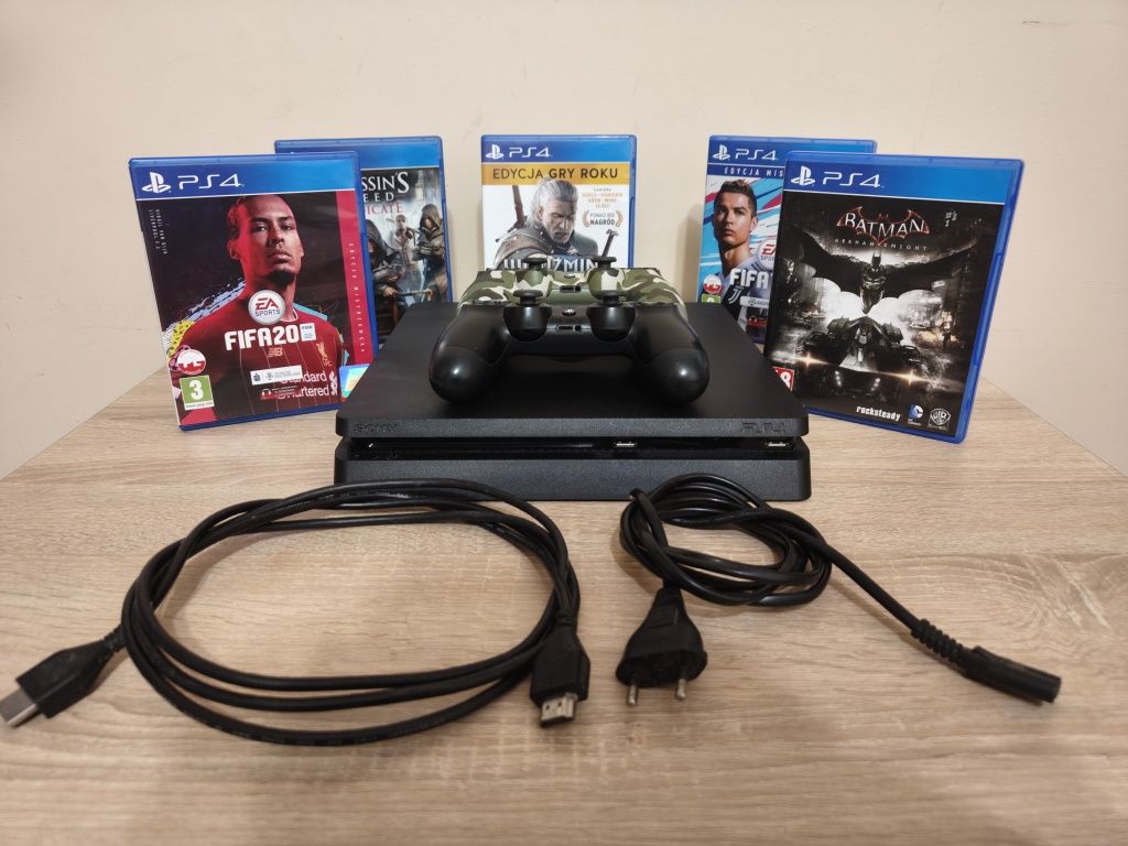 PS4 Silm 1 TB + 2 pady + 5 gier