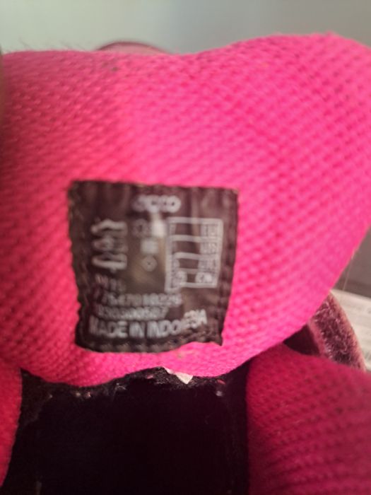 Продам дитячі ботіночки виробник ecco