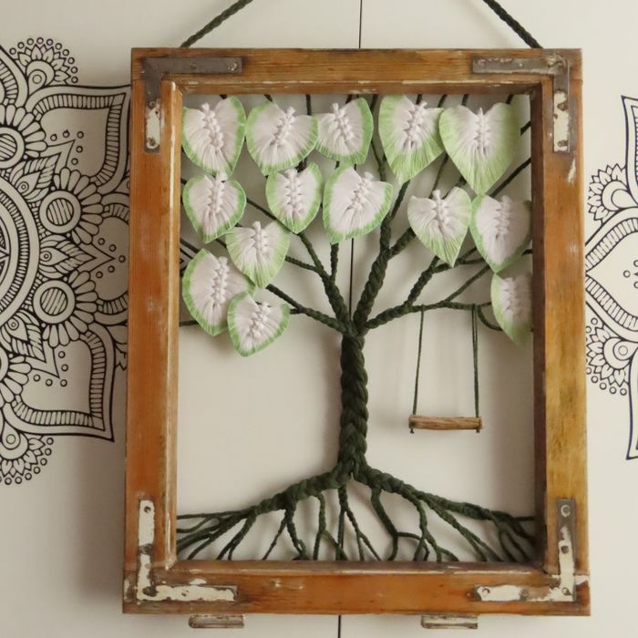 Makrama w ramie okna