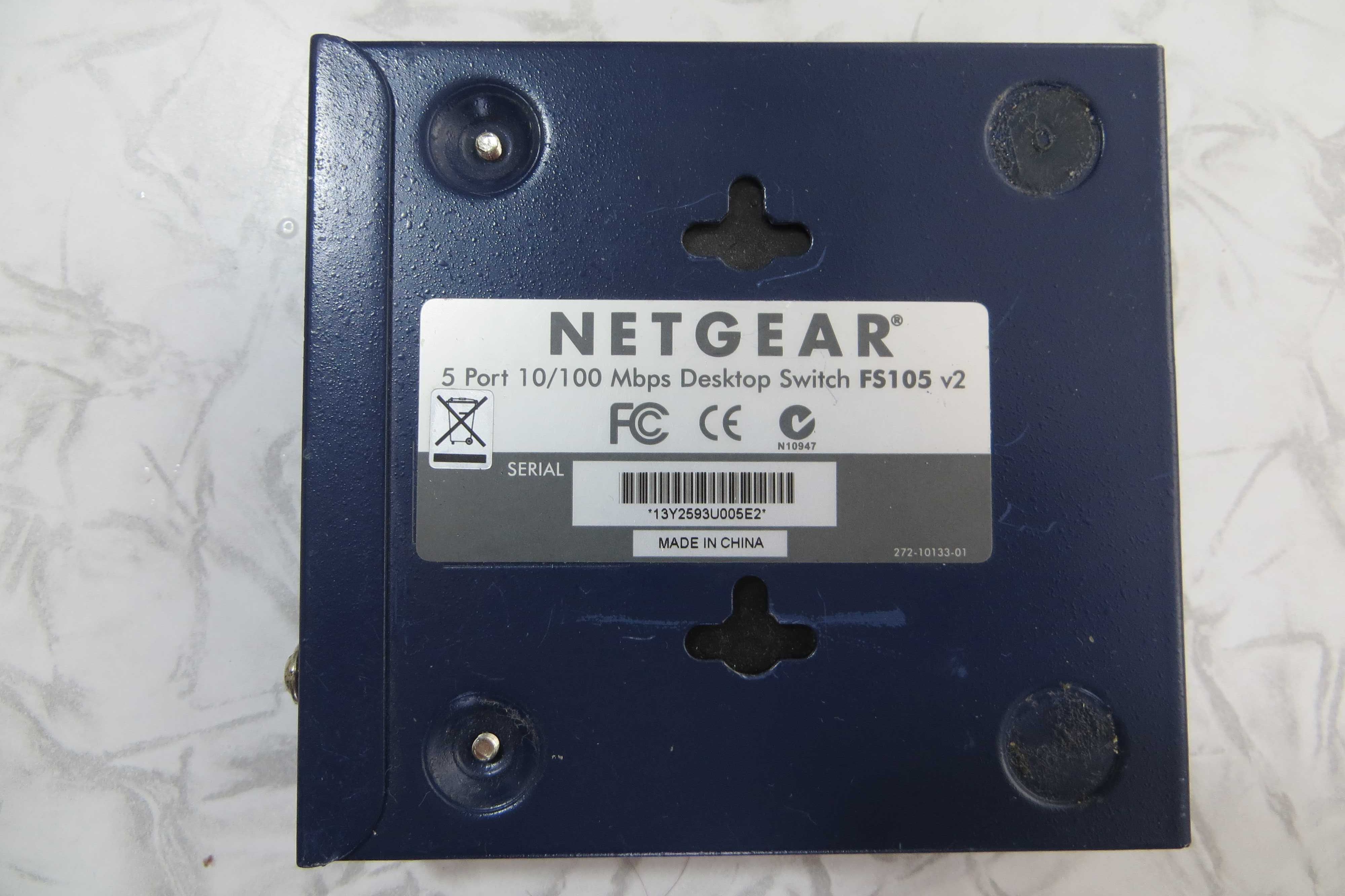 Комутатори Netgear FS108 v2, Netgear FS105 v2.
