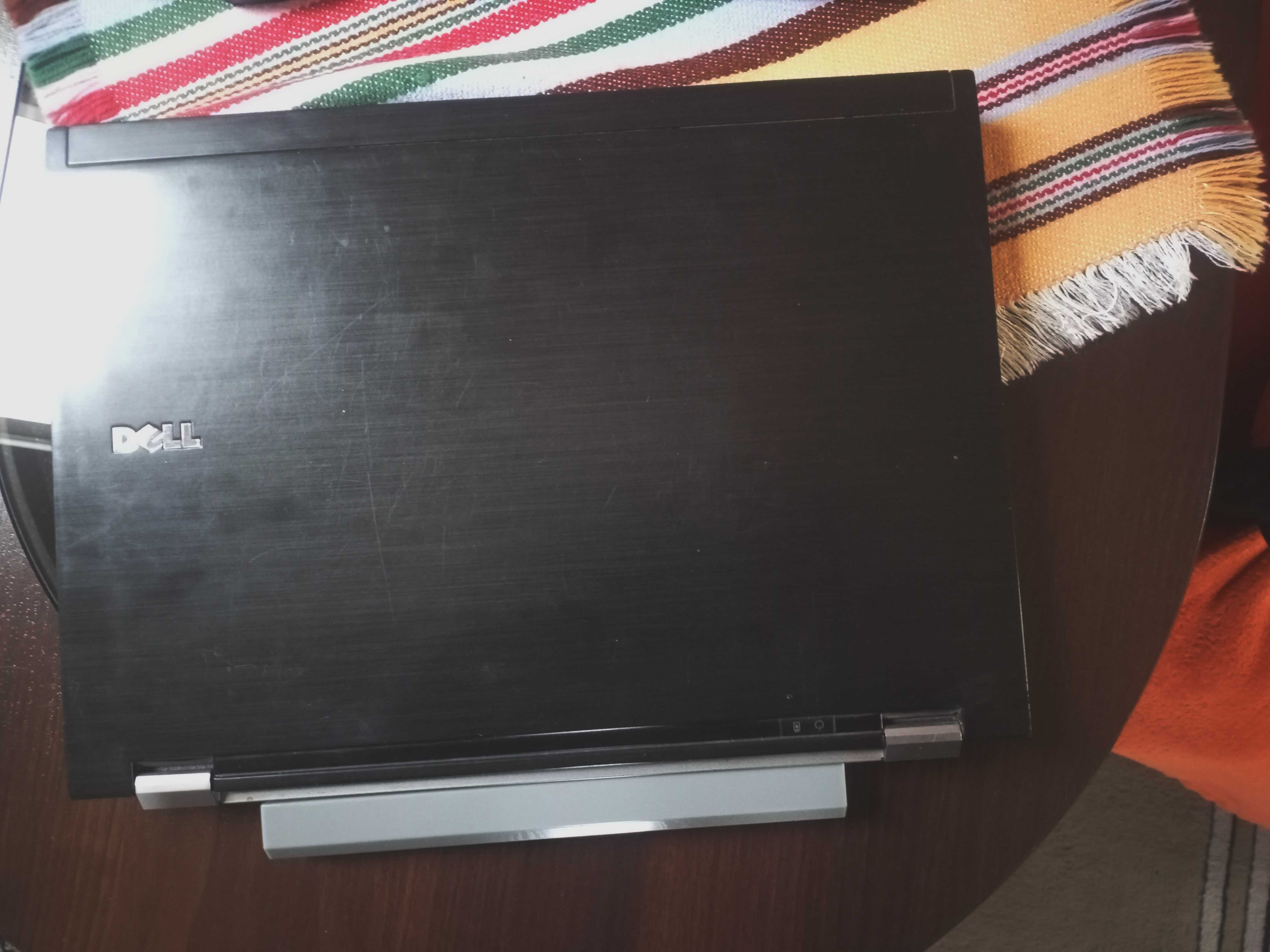 Laptop DELL Latitude E 6400 + stacja dokująca