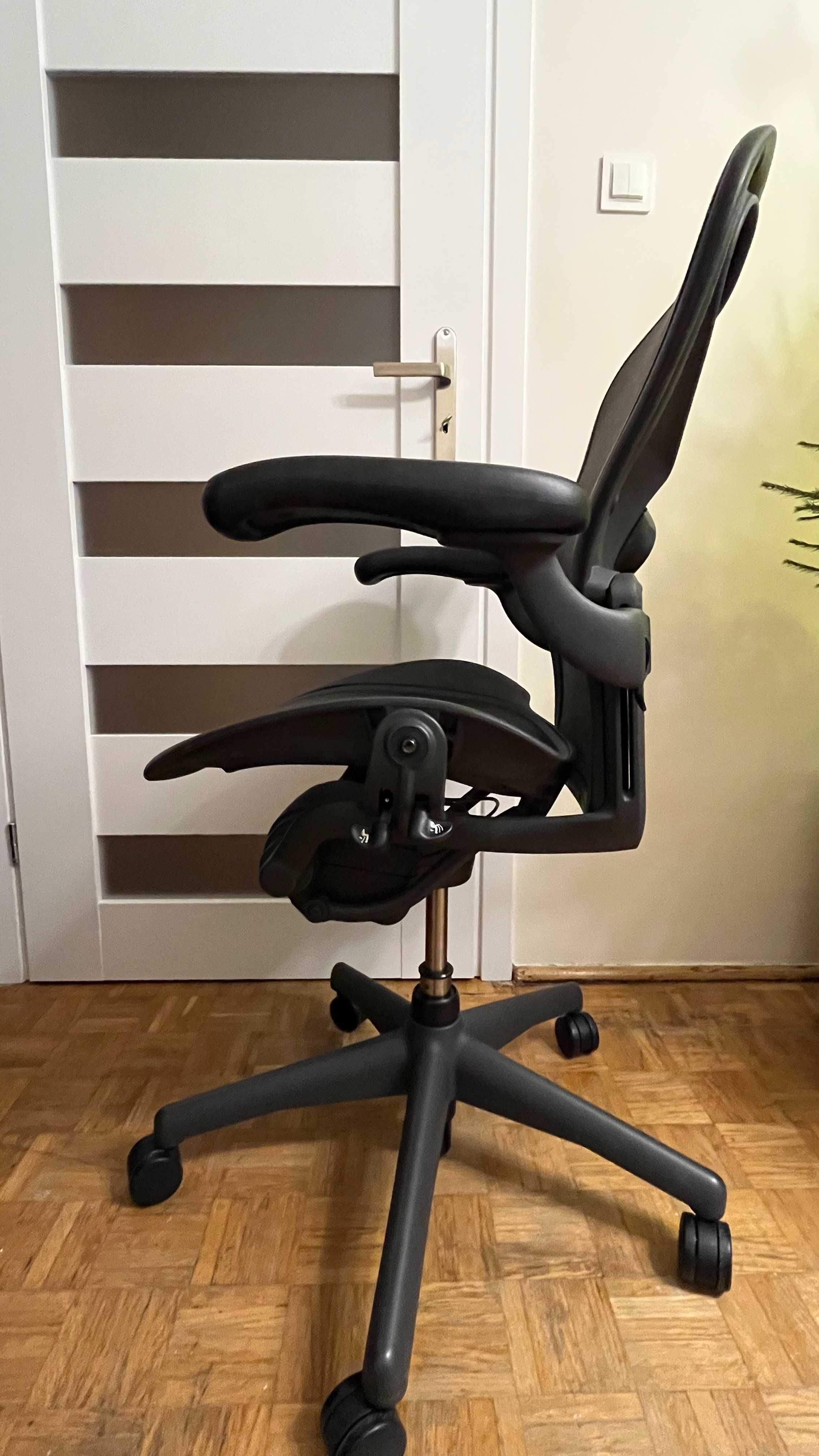 Ergonomiczne krzesło biurowe - Herman Miller Aeron