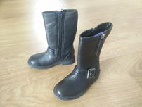Nowe buty dziewczęce firmy Clarks rozmiar 24