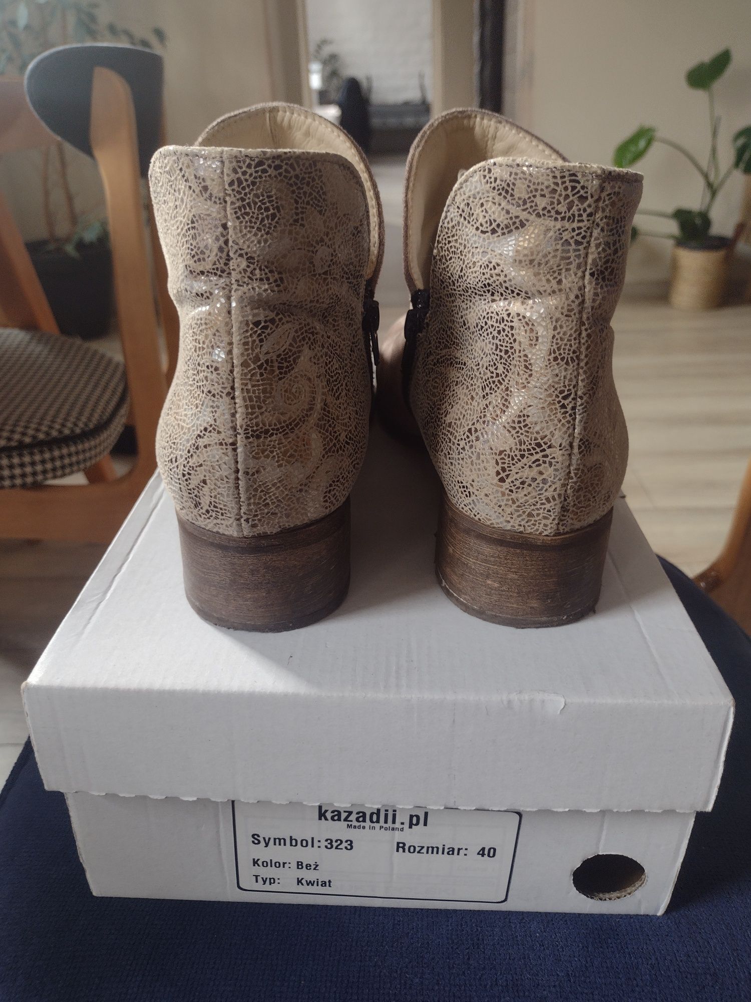 Buty botki sztyblety eleganckie wzór