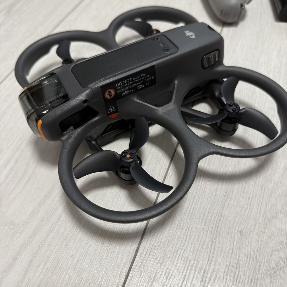 Dron DJI Avata 2 Fly More Combo Pro-View FPV Googles 2