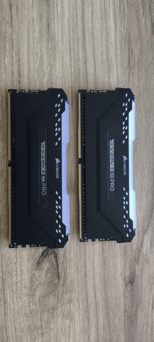 Corsair Vengeance RGB PRO DDR4 16GB (2x8) 3000MHz CL15