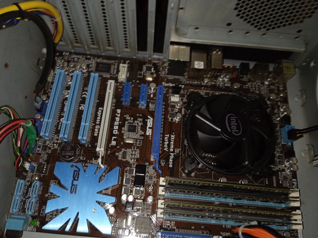 Asus P7P55D-LE + Intel Core i5-750 2.66Ghz