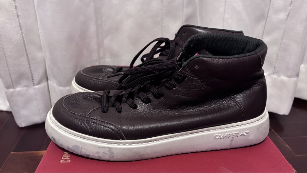 Botins Camper em pele