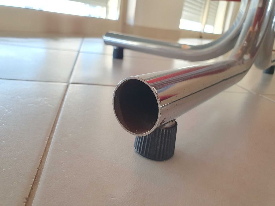 Mesa de refeição com cadeiras