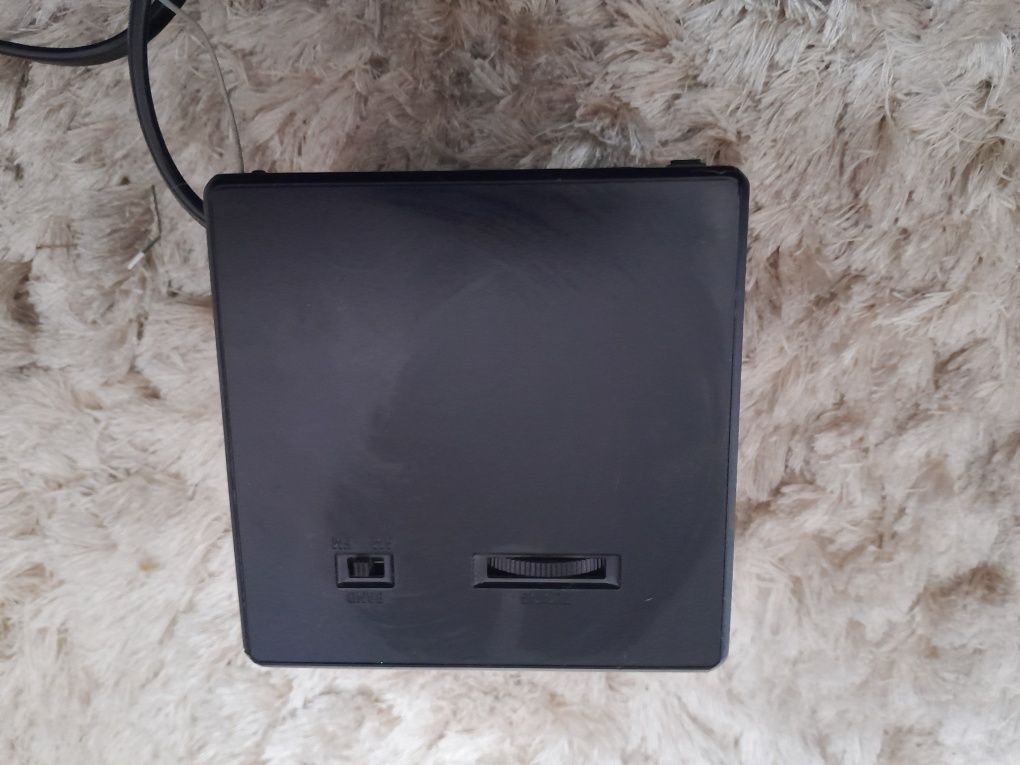 Radiobudzik SONY ICF-C1B