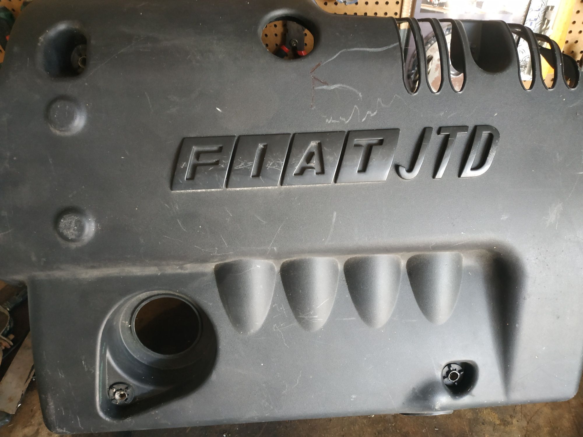 Tampa de motor Fiat JTD