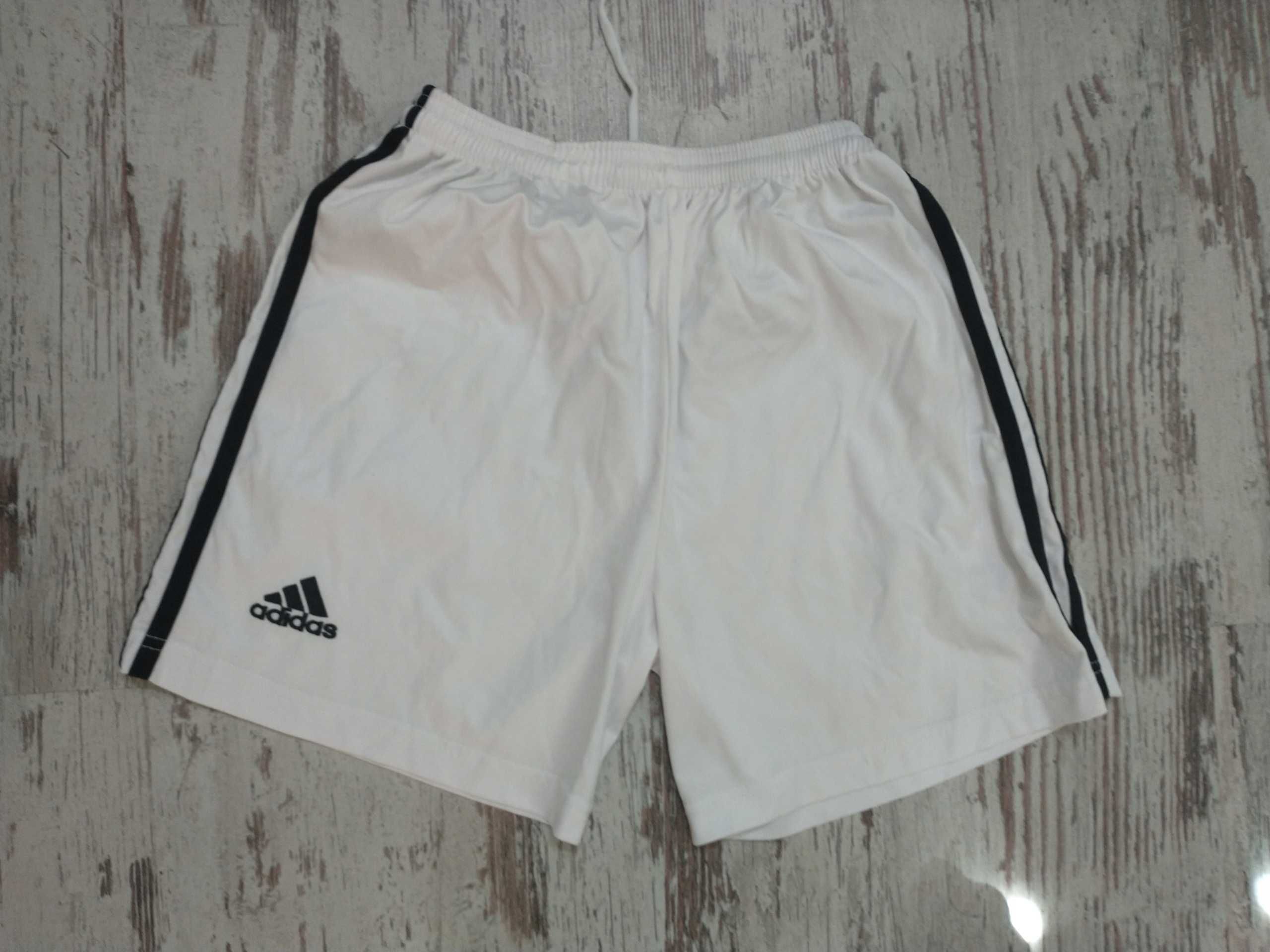 Juventus Turyn Adidas Spodenki 24