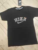 Czarny t-shirt Nike dla chłopca 12 lat